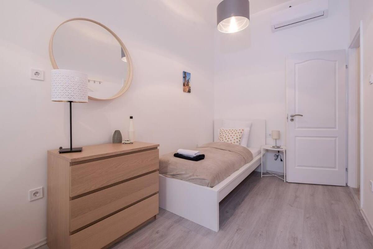 Central Brand New And Modern Apartment Budapest Exterior foto